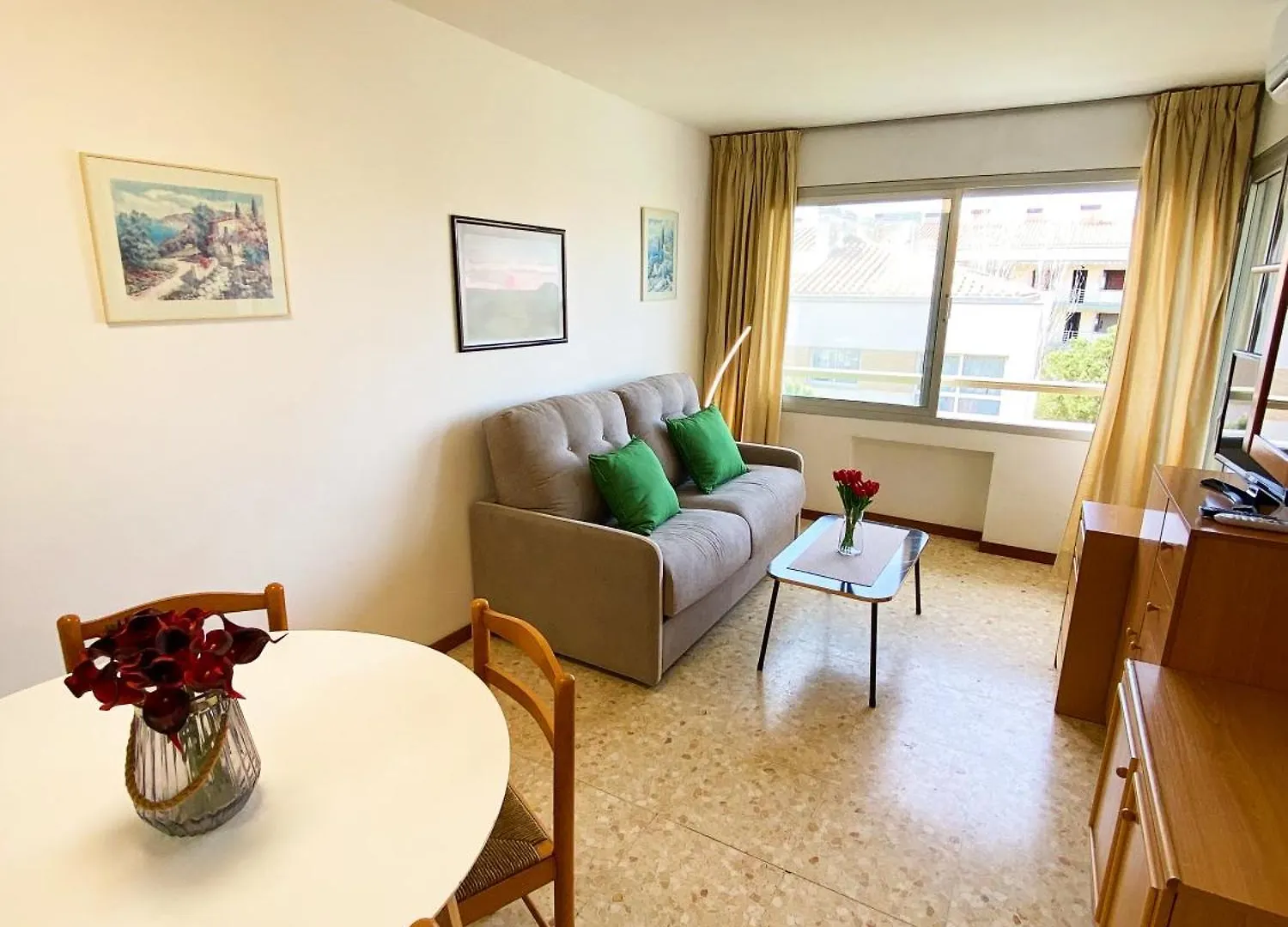 Apartamento Con Piscina En La Playa De Fenals 滨海略雷特 西班牙